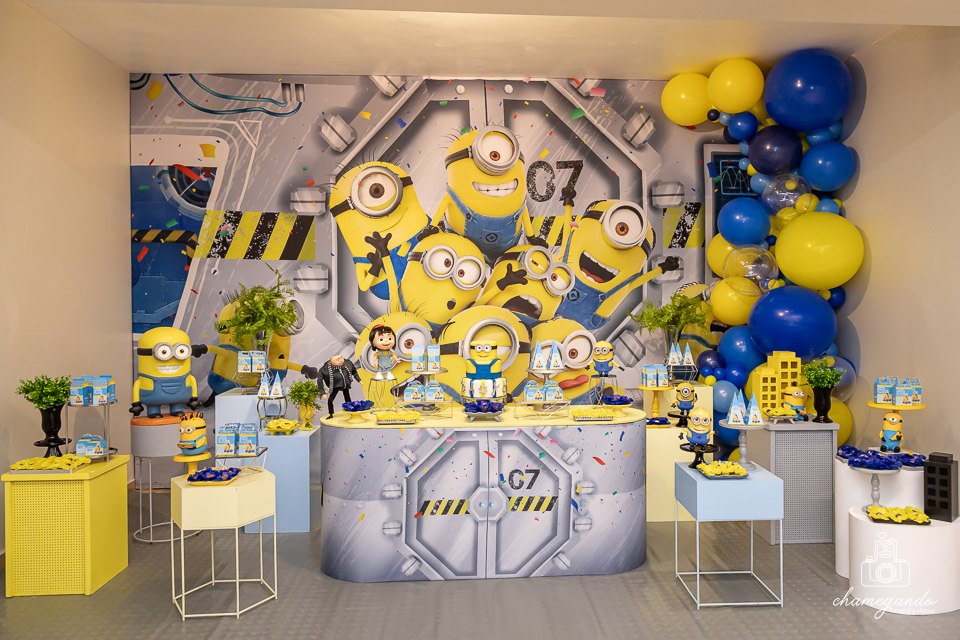 Decoração de festa infantil tema Minions no Buffet 1,2 e Já! em Belo Horizonte